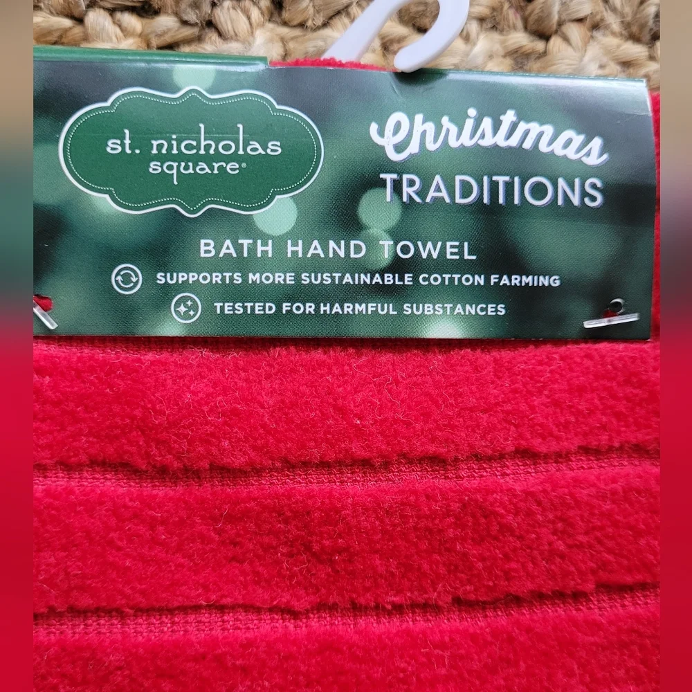 St. Nicholas Square Mistletoe and Christmas Greenery Hand Towels